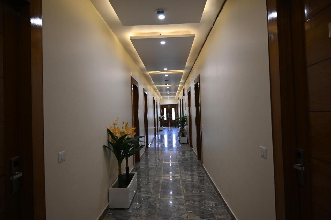 Hotel Vasdaa Grand Dehradun Exterior photo