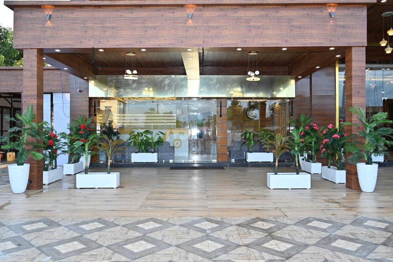 Hotel Vasdaa Grand Dehradun Exterior photo