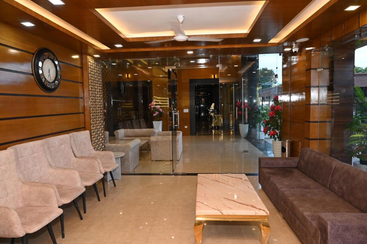 Hotel Vasdaa Grand Dehradun Exterior photo