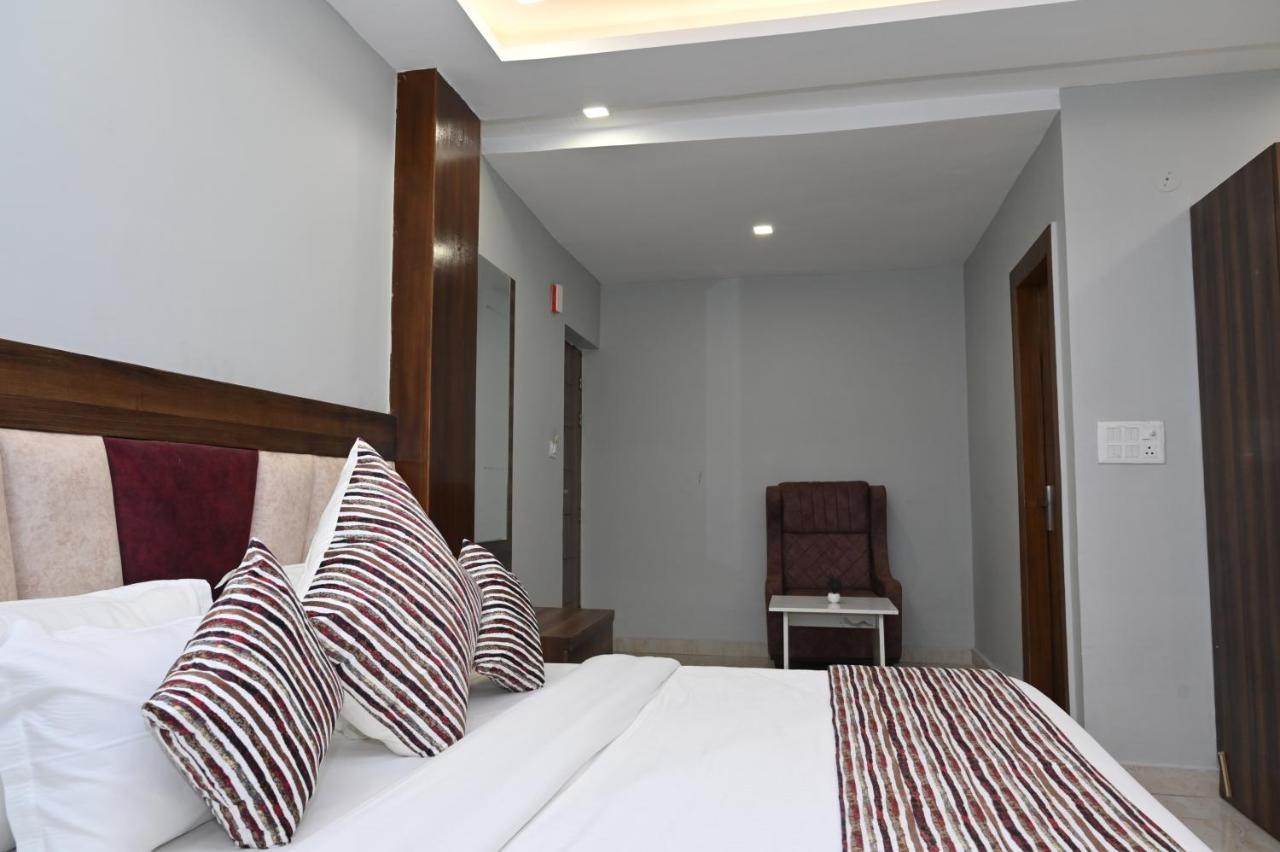 Hotel Vasdaa Grand Dehradun Exterior photo