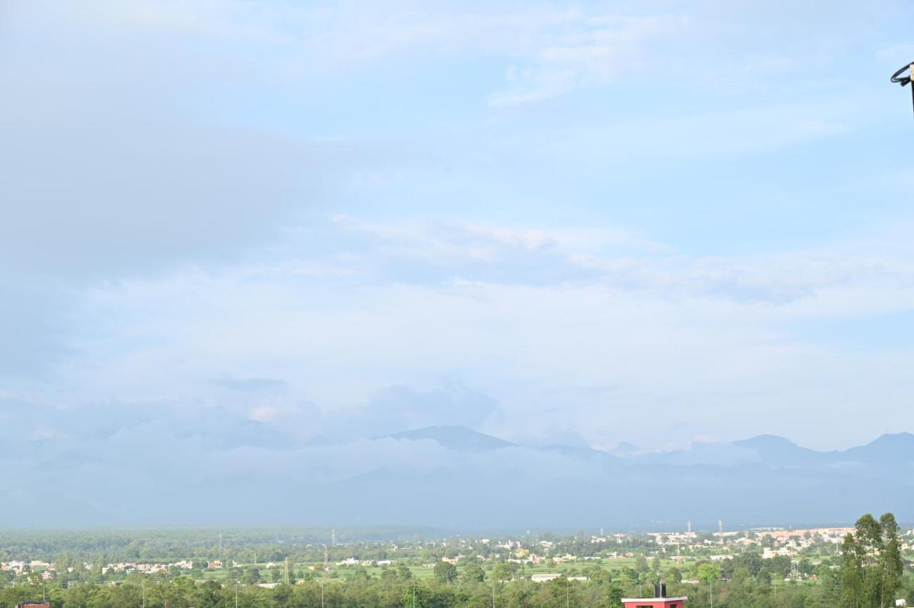 Hotel Vasdaa Grand Dehradun Exterior photo