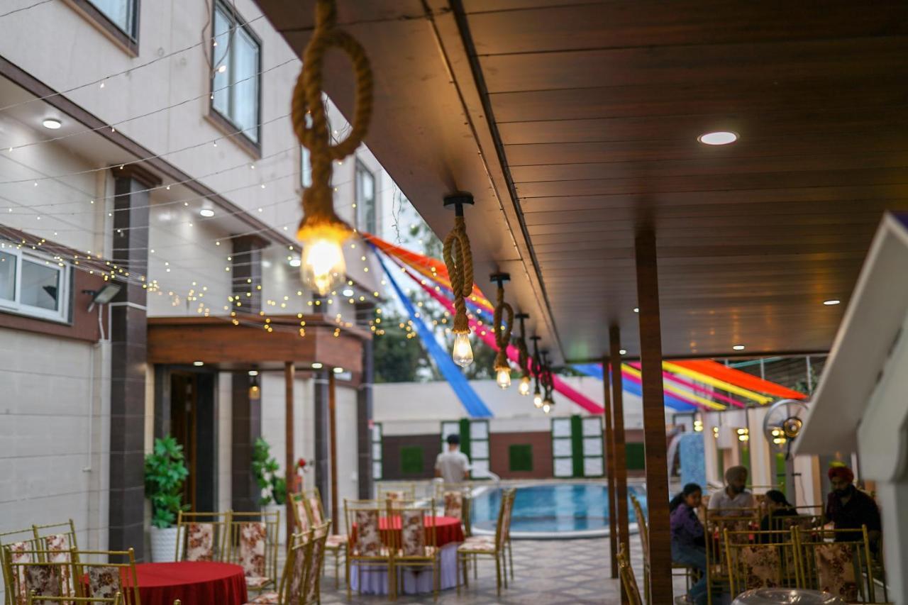 Hotel Vasdaa Grand Dehradun Exterior photo