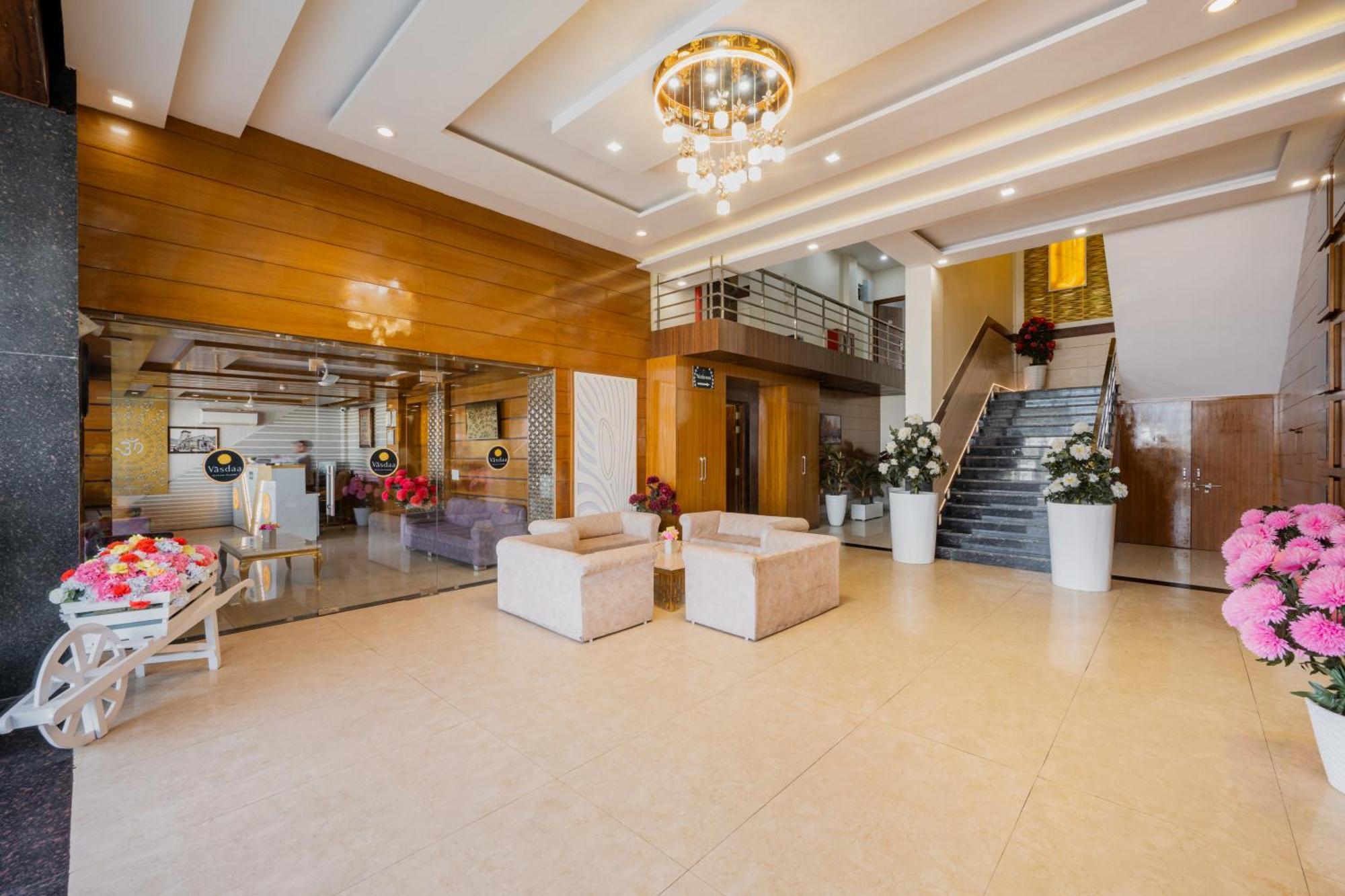 Hotel Vasdaa Grand Dehradun Exterior photo