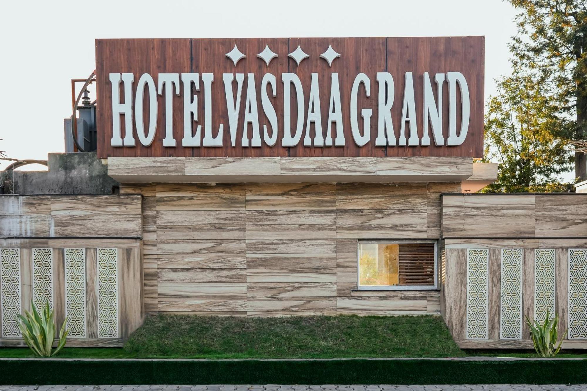 Hotel Vasdaa Grand Dehradun Exterior photo