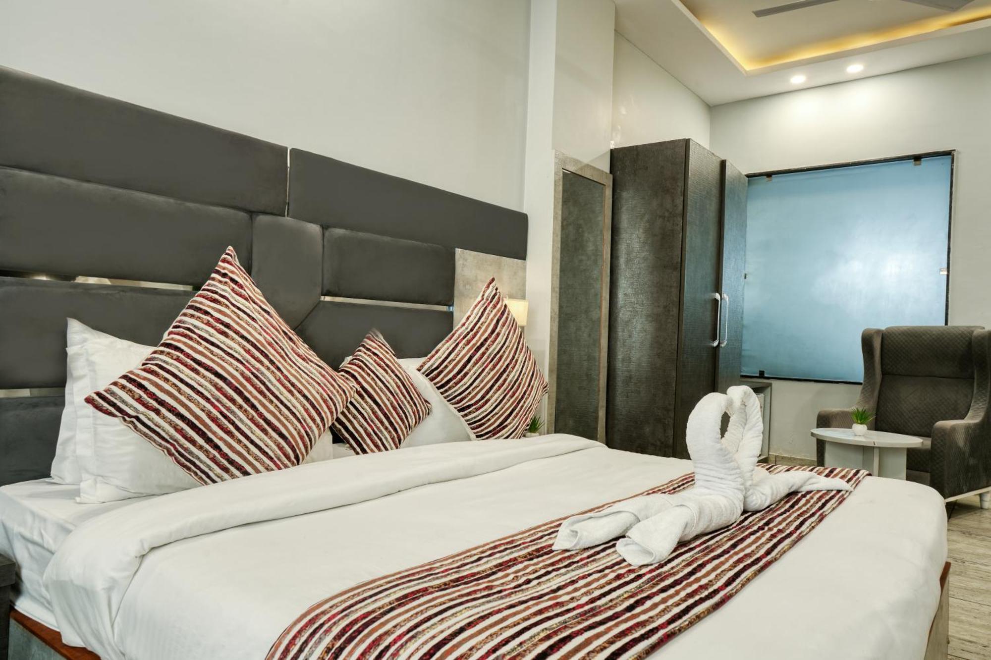 Hotel Vasdaa Grand Dehradun Exterior photo