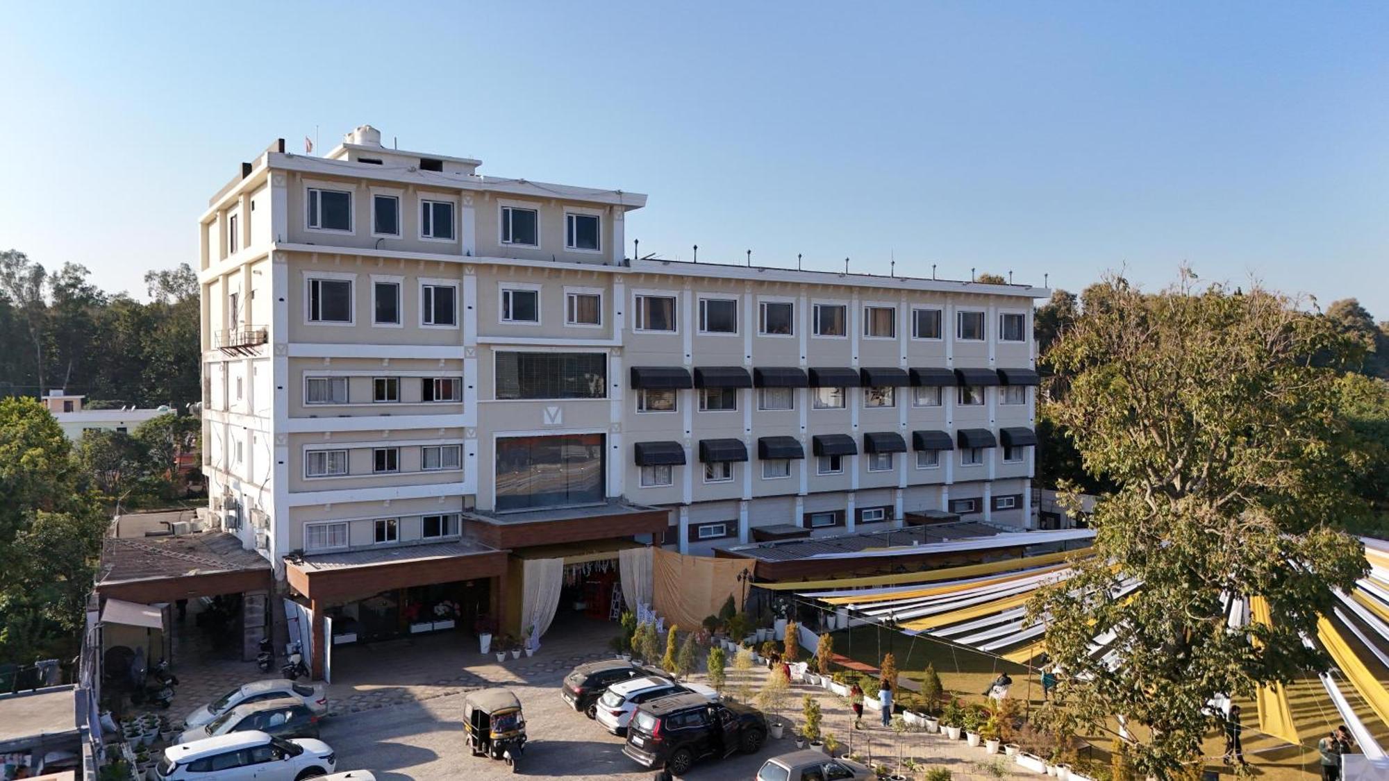 Hotel Vasdaa Grand Dehradun Exterior photo
